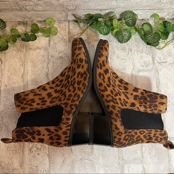 A New Day Cheetah Print Memory Foam Ankle Boot Sz 8 - Picture 4 of 7